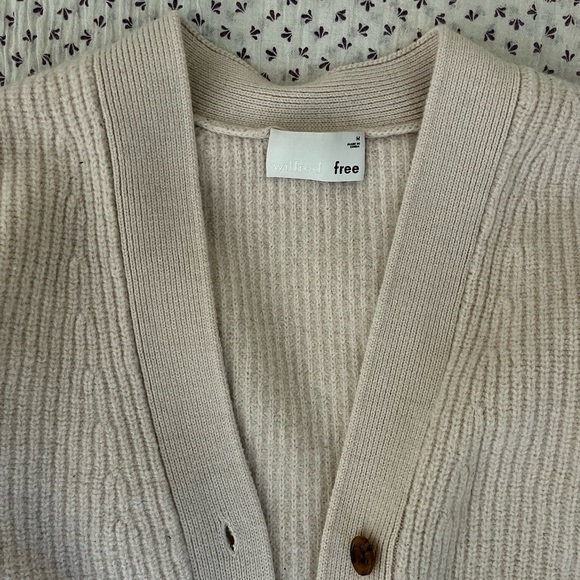 Wilfred aritzia cardigan size m great condition - Picture 5 of 7